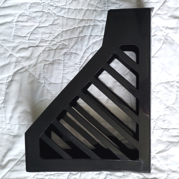 3/$15 🌸 2.75" Magazine Rack - Picture 3 of 5